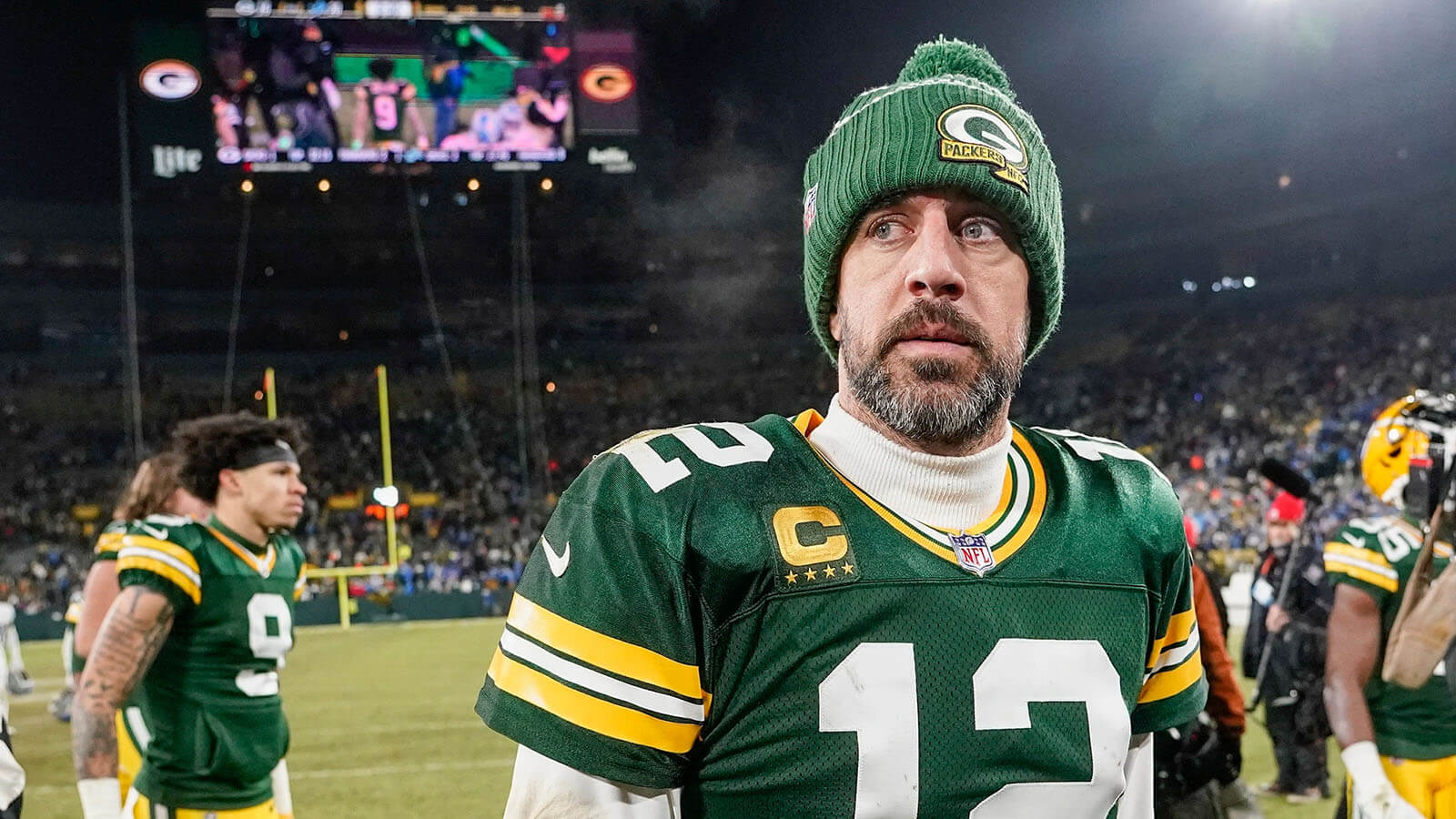 Aaron Rodgers - 2.1 million total followers