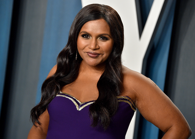 Mindy Kaling attends the 2020 Vanity Fair Oscar Party